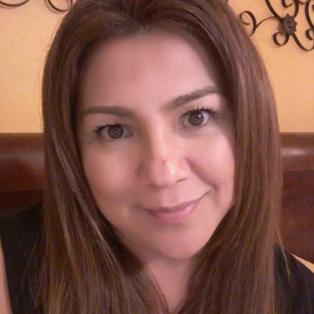 Meet your Posher, Analilia